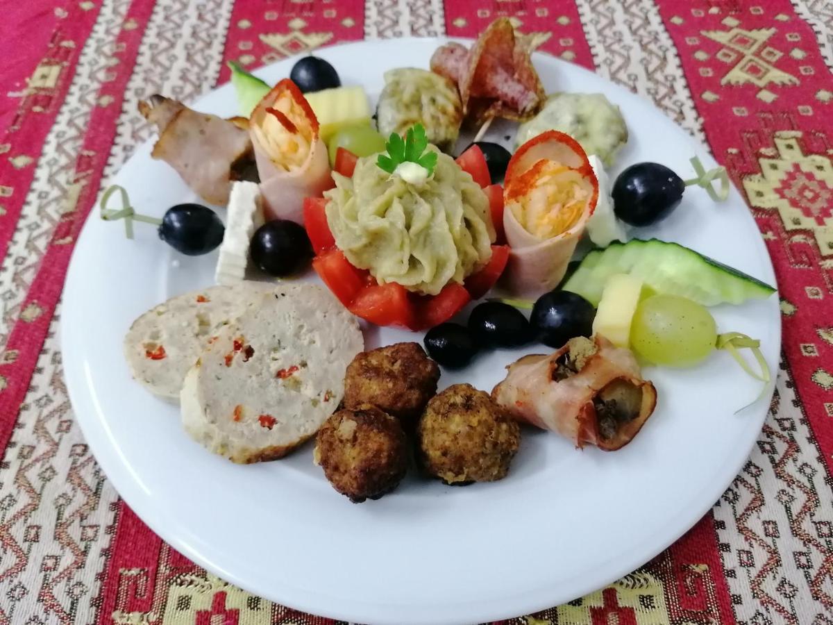 Hanul Hora Romaneasca Ефорие Суд Екстериор снимка