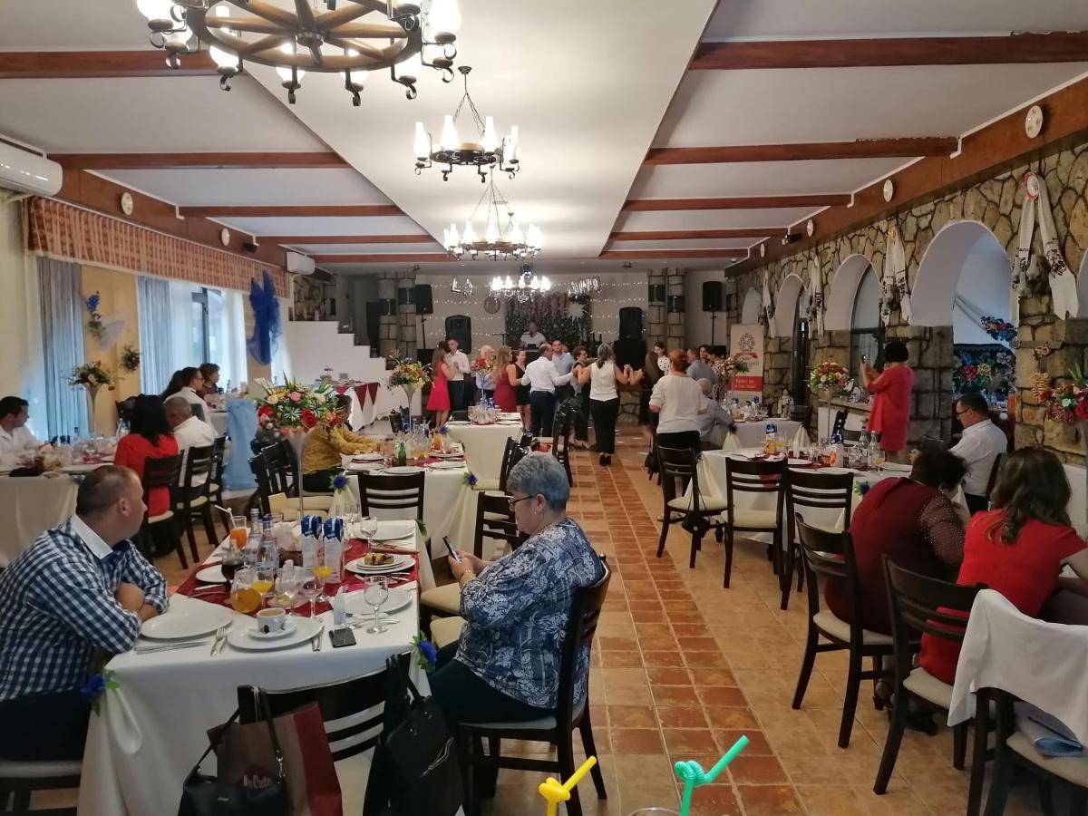 Hanul Hora Romaneasca Ефорие Суд Екстериор снимка